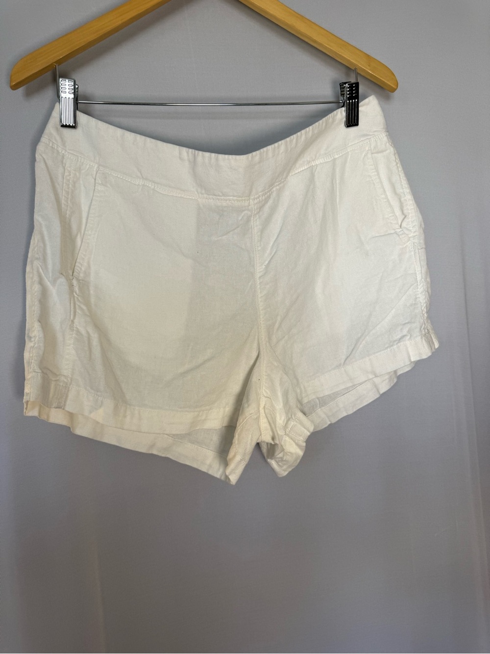 GAP Women's High-Waist White Linen-Style Shorts